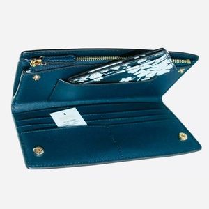 Michael Kors Bags - 🌸 Michael Kors Large Snap Wallet &Card Case 🌸 Michael Kors Bags - 🌸 Michael Kors Large Snap Wallet &Card Case 🌸